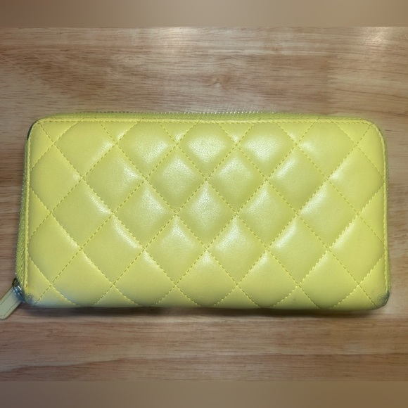 Authentic CHANEL Matelasse Yellow Lambskin Bi-Fold Zip Around Wallet - Picture 8 of 16